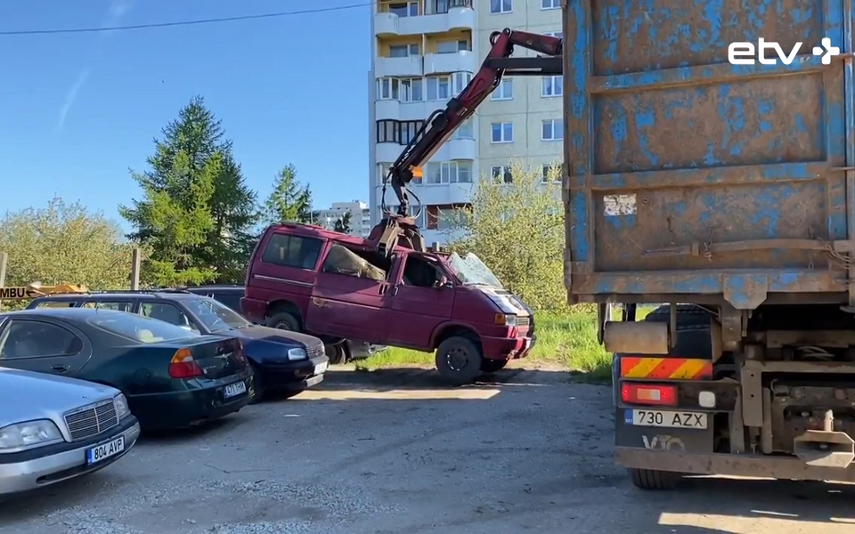 Брошенные автомобили.