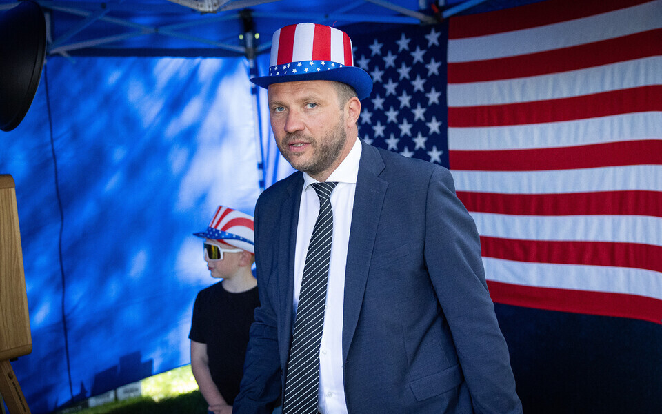 Министр иностранных дел Маргус Цахкна на приеме в посольстве США по случаю 250-летия независимости страны.