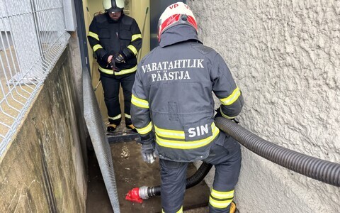 Добровольные спасатели.