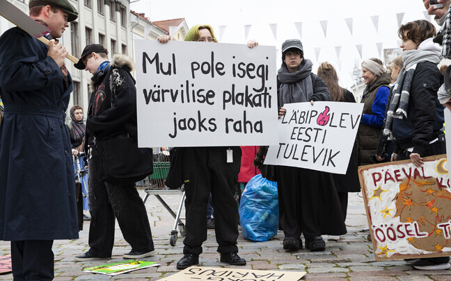 Tudengid nõudsid Tartus oma toimetuleku parandamist.