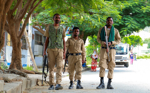 Tigray vägede liikmed patrullimas tänaval