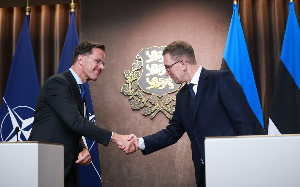 Марк Рютте и Кристен Михал на пресс-конференции.