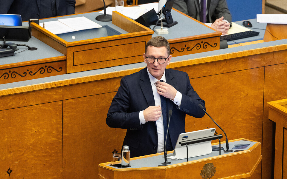 Riigikogu istung, mille päevakorras oli 34 riigikogu liikme esitatud nõue umbusalduse avaldamiseks valitsusele