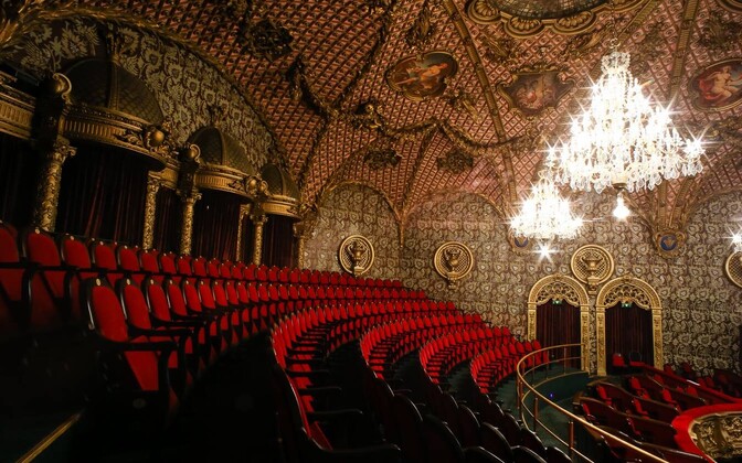Gold dust and egg yolks behind Tallinn theater's luxurious interior decor