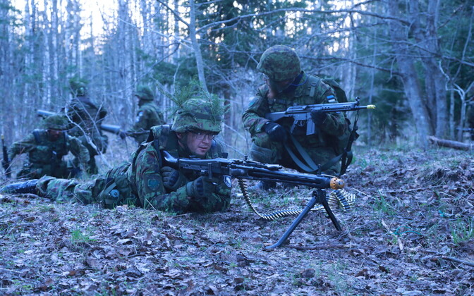 50 reservists taking part in infantry training