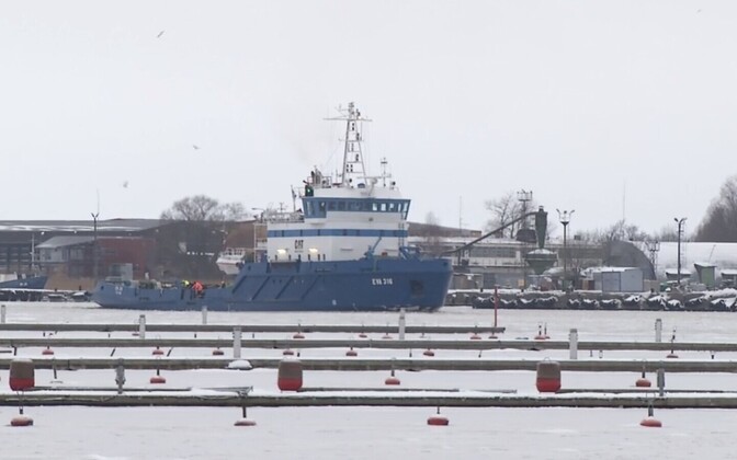 First icebreaker hard at work in Gulf of Riga