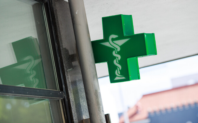 Pharmacy reform threatens on-site medicine dispensing in smaller towns