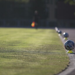 UEFA karistas riietusruumis naisjalgpallureid filminud treenerit
