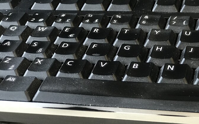 Rebase tapnud ametnik nõuab kommentaatoritelt hüvitist - Vimarsana News