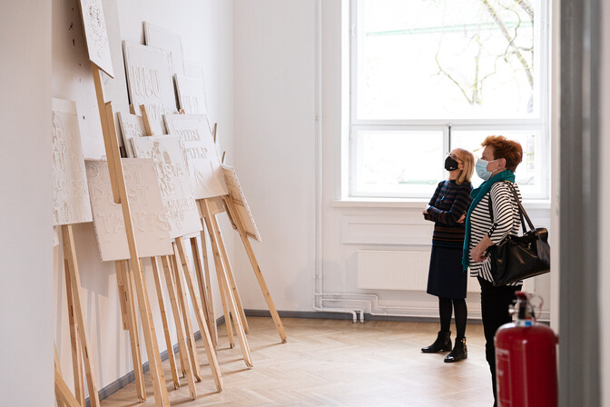 Gallery: Estonian Artists' Union opens spring exhibition in Tallinn - Vimarsana News