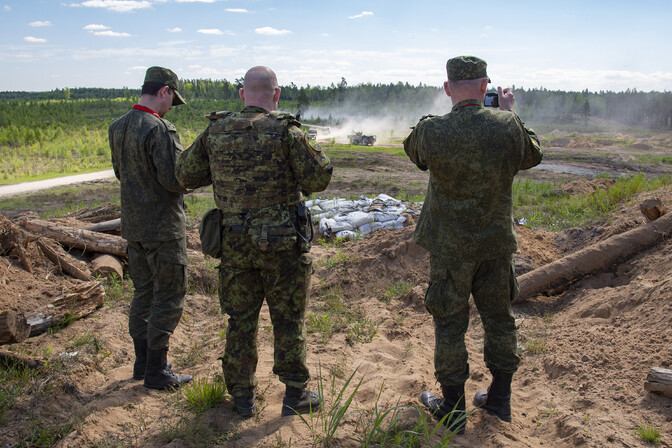 Gallery: Russian military delegation gets overview of EDF Spring Storm - Vimarsana News