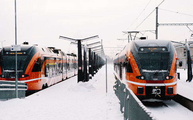 Train tickets can now be purchased on board using bank card - Vimarsana News