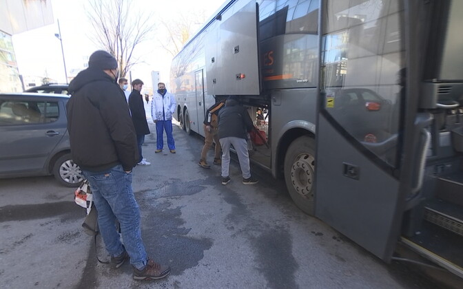Ukrainians working in Estonia return home to defend Ukraine