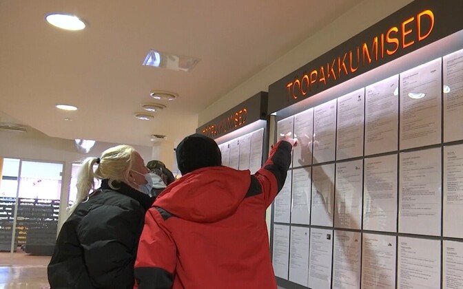 Queues for papers refugees need to start work stretching into weeks - Vimarsana News