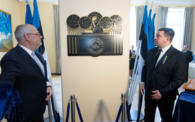 President unveils memorial plaque to Estonia's Constituent Assembly - Vimarsana News