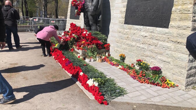 Thousands visit the Bronze Soldier on Sunday - Vimarsana News