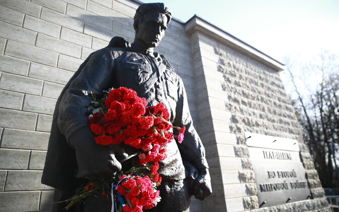 Estonians mostly indifferent to World War II memorials