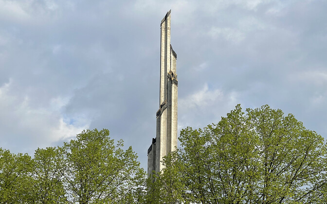 Removal of Riga's Soviet 'Victory' monument gets underway - Vimarsana News