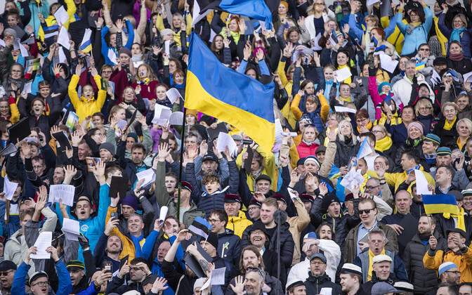 Gallery: Thousands in Estonia sing for Ukraine in mass joint choir - Vimarsana News