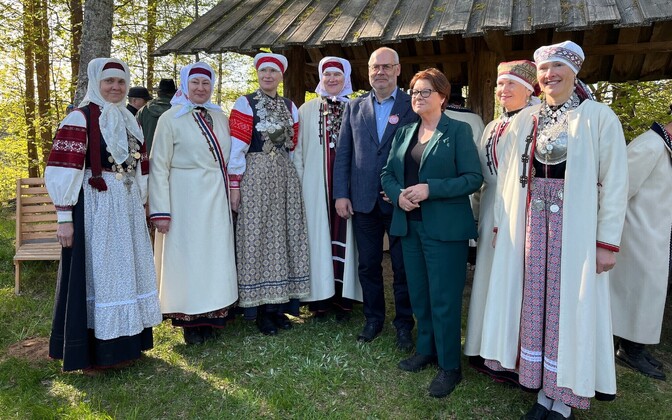 President Karis visits Setomaa, welcomed with traditional leelo