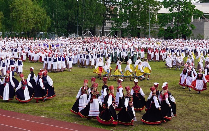Watch again: III Estonian Women's Dance Festival 'Story of the Family' - Vimarsana News
