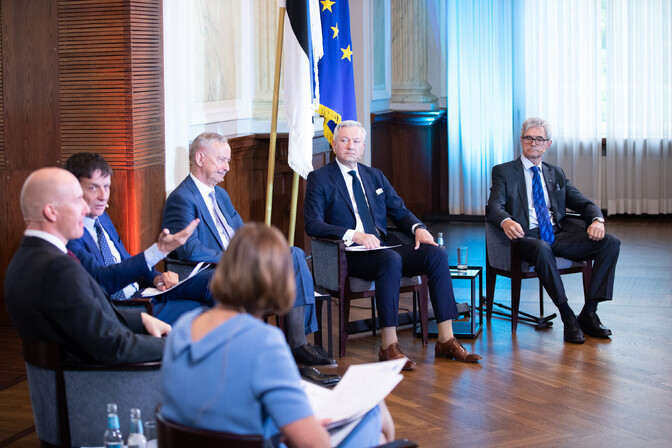 Gallery: Conference marks 30 years since introduction of the Estonian Kroon - Vimarsana News