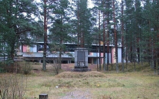 Five more Soviet-era war graves in Estonia to be reburied - Vimarsana News