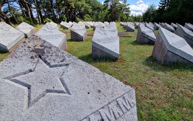 Unions call for disclosure of government's Soviet monument committee - Vimarsana News