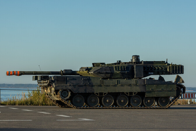 Gallery: Danish battlegroup's Leopard 2A7 tanks arrive in Estonia - Vimarsana News