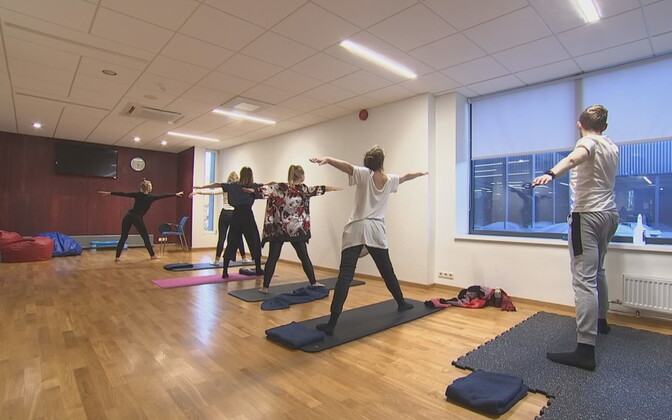 University library offers yoga breaks during Mental Health Awareness month - Vimarsana News