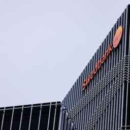 Swedbank lays off 100 in Baltic states, warns AI could mean more cuts