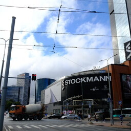 Stockmanni kaubamaja Tallinnas tõmbab kaubanduspinda koomale