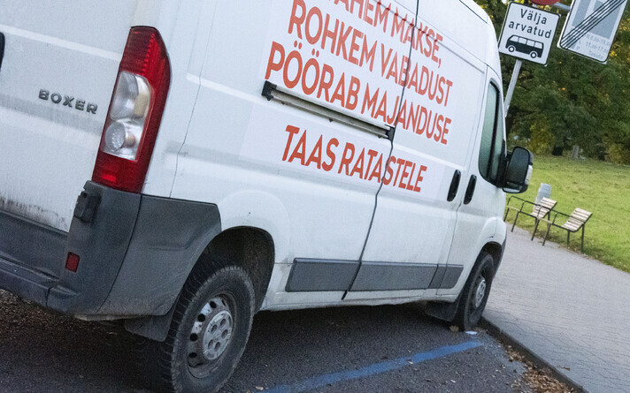 The Parempoolsed party’s campaign van in 2025.