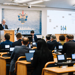 Otse kell 9.30: Tallinna sotsid ja parempoolsed kogunevad linnapead umbusaldama