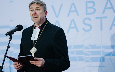 Peapiiskop Urmas Viilma riigilipu pidulikul heiskamisel Toompeal