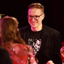 Urmas Vadi avaldas novellikogu "Armastuse hambajäljed"