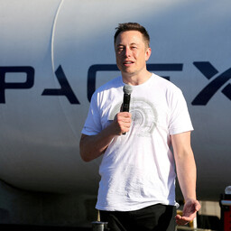 SpaceX esitas ametlikult dokumendid börsile minekuks