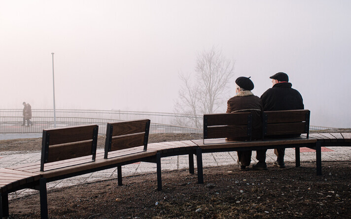 Pensioners at a park in Lasnamäe. Photo is illustrative.