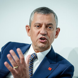 Türgi tagandatud opositsioonijuht viis oma peakorteri parlamenti