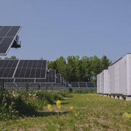 Enery rajab 150 miljoni euroga kolme maakonda akupargid