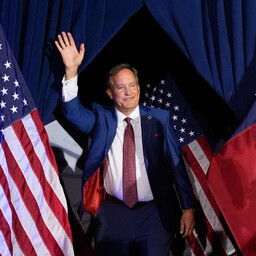Trumpi soosik alistas Texase eelvalimistel ametisoleva senaatori