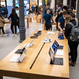 Apple tõstis järsult süle- ja tahvelarvutite hindu