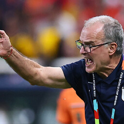 Karmi käega Bielsa lahkus Uruguay koondise juurest: ma ei jäta midagi maha