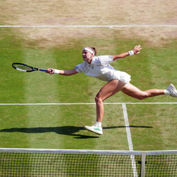 Muchova tõrjus matšpalli ja jõudis esimest korda Wimbledoni finaali