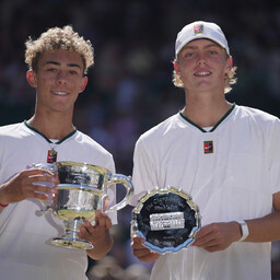 Endise maailma esireketi poeg sai Wimbledoni finaalis napi kaotuse
