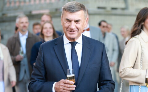 Андрус Ансип на президентском приеме в Розовом саду.