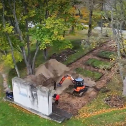 Kuressaarest teisaldatud monumenti varitseb oht saada pinnasetäiteks
