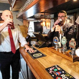 Burnham langetab Briti pubide, klubide ja kontserdipaikade makse