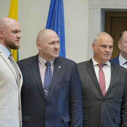 Narvas üritab opositsioon võimu ülevõtmist raskendada
