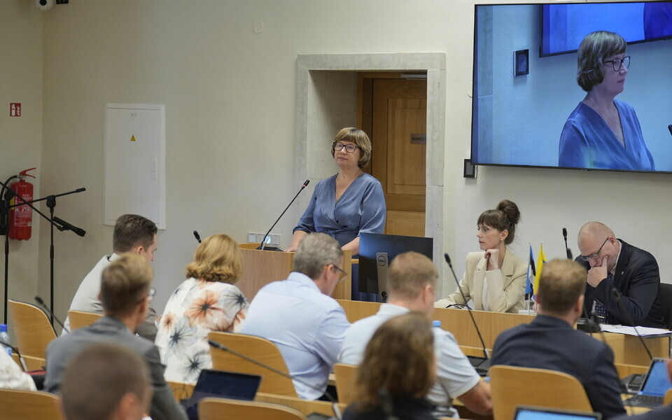 Заседание Нарвского горсобрания 1 августа 2026 года.